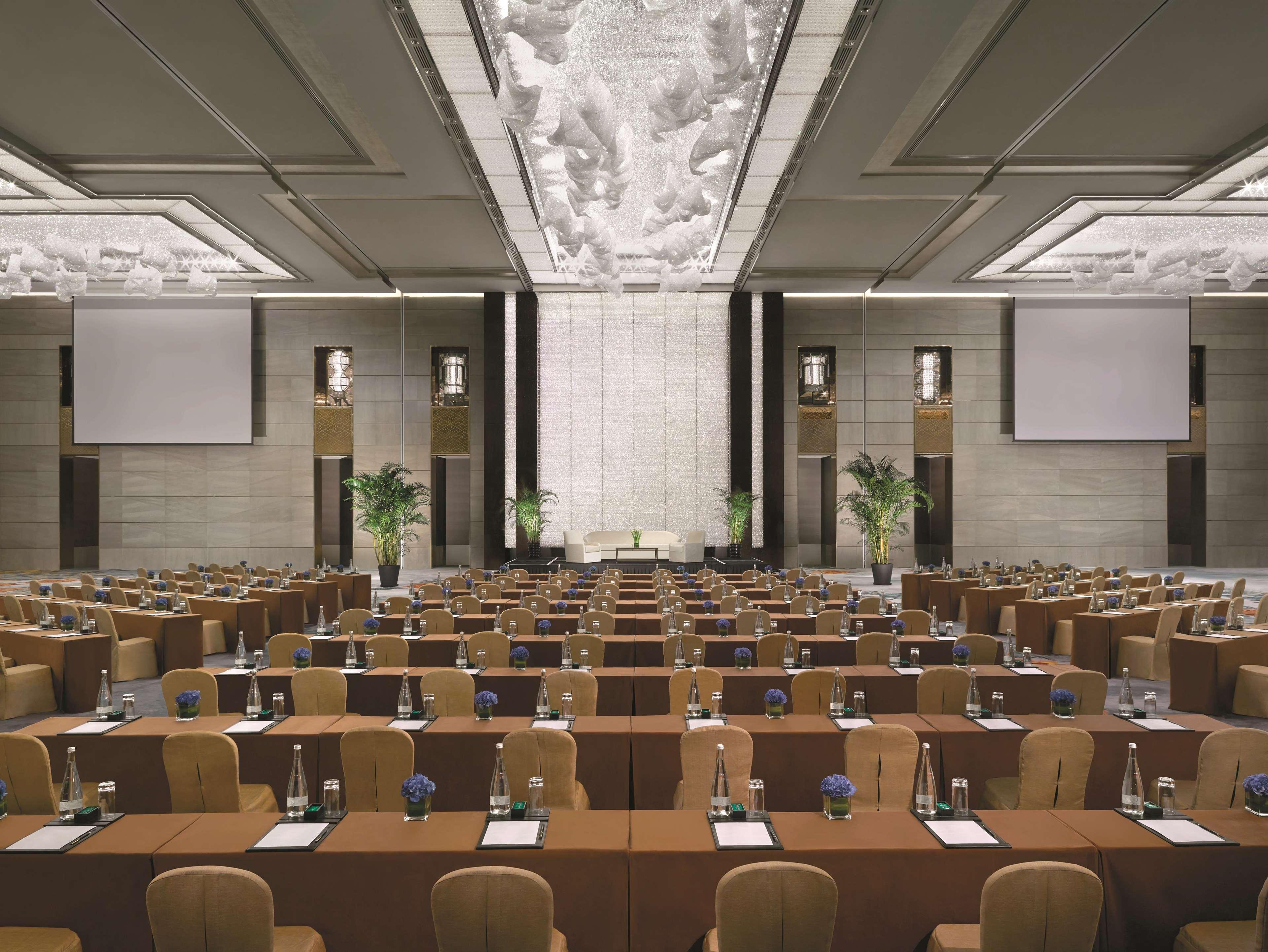 Jing An Shangri-La, Шанхай Екстер'єр фото